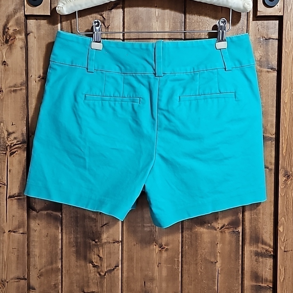 Ann Taylor Signature Green Cotton Stretch 4" Flat Front Shorts Size 6 - Picture 4 of 11